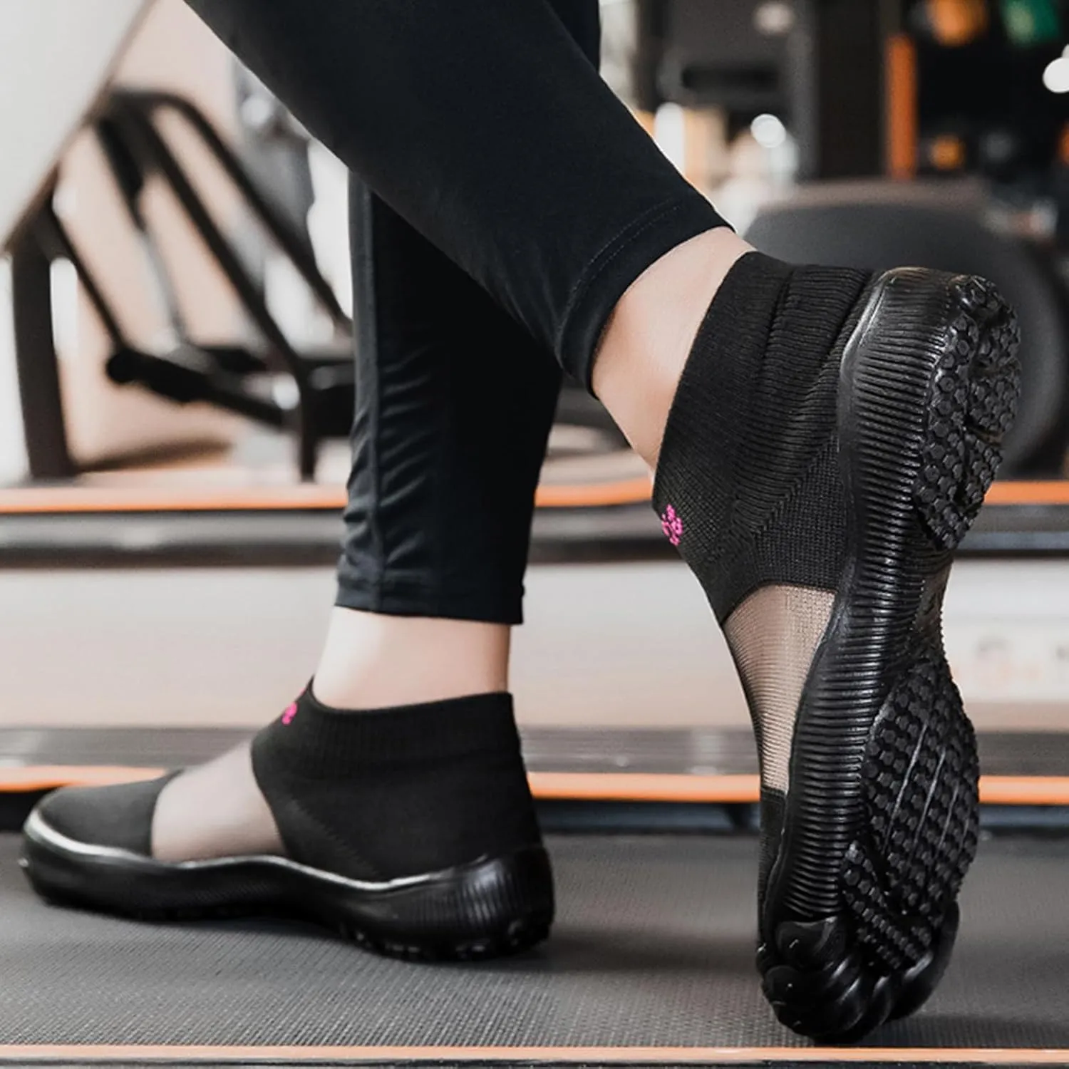 Barefoot Water Shoes for Women Quick Dry Non Slip Casual Athletic Workout Gym Footwear Beach Fashion Lightweight Slip on Water Shoes Wide Toe Box Shoe Outdoor Swim Fishing Hiking Surf Sneakers
