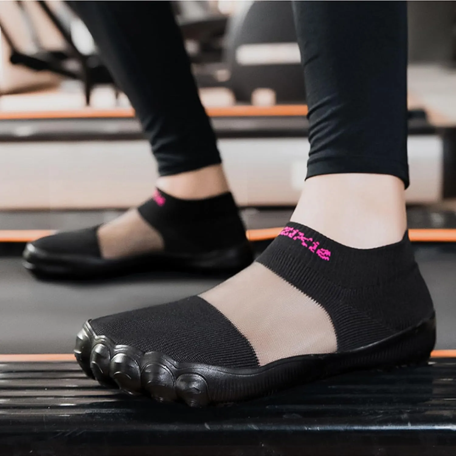 Barefoot Water Shoes for Women Quick Dry Non Slip Casual Athletic Workout Gym Footwear Beach Fashion Lightweight Slip on Water Shoes Wide Toe Box Shoe Outdoor Swim Fishing Hiking Surf Sneakers