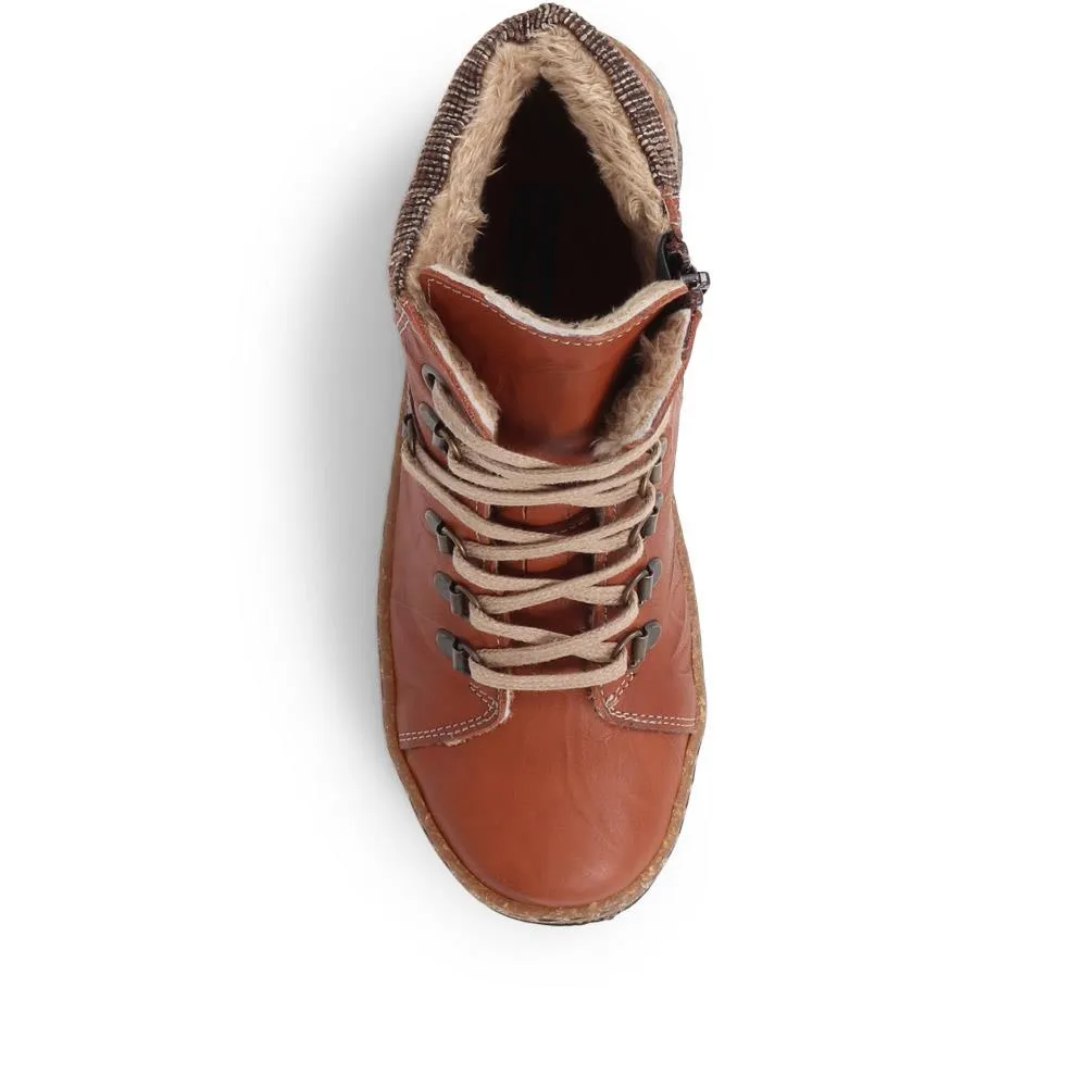 Lace-Up Leather Boots - HAK38013 / 324 223