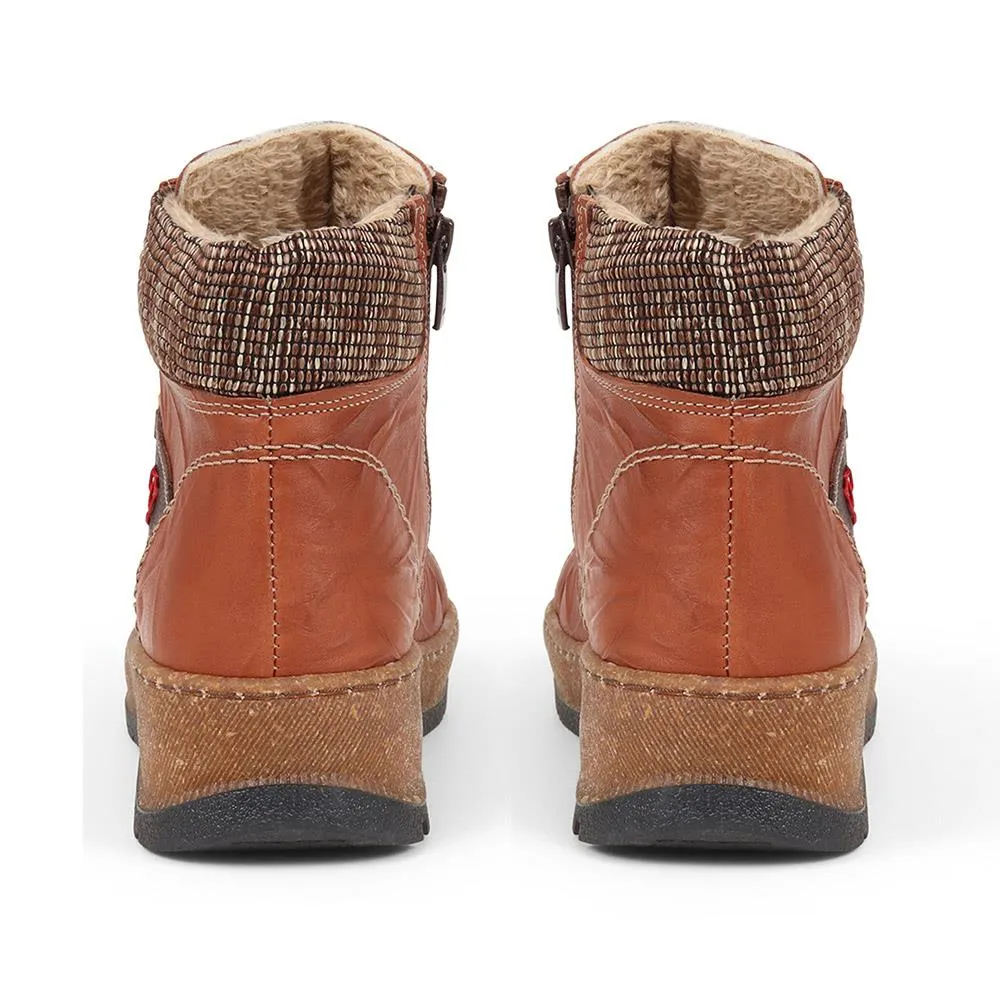 Lace-Up Leather Boots - HAK38013 / 324 223