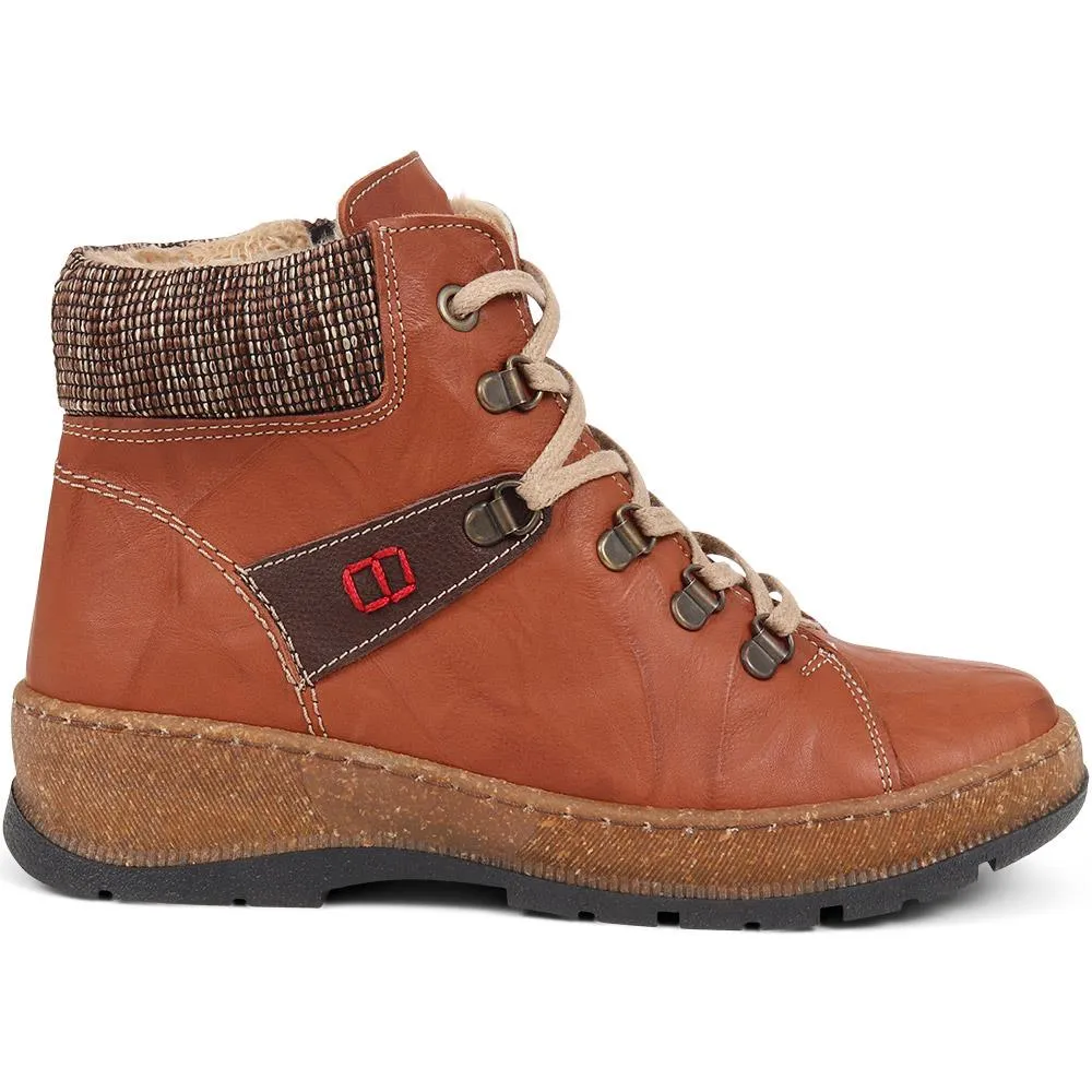 Lace-Up Leather Boots - HAK38013 / 324 223