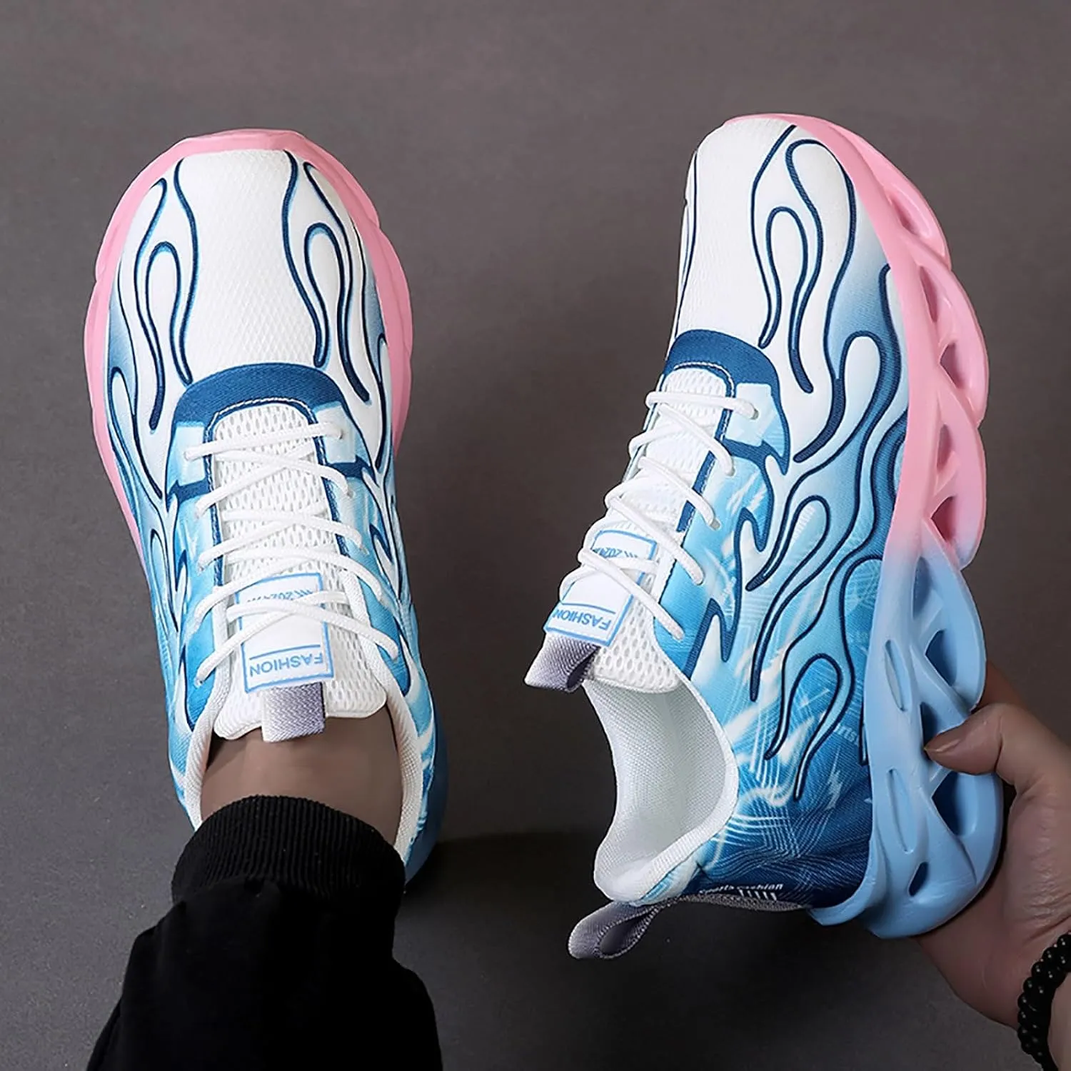 Versatile & Casual Sneaker Men and Women Sports Shoes Comfortable Soft Sole Breathable Casual Breathable Couple Sports