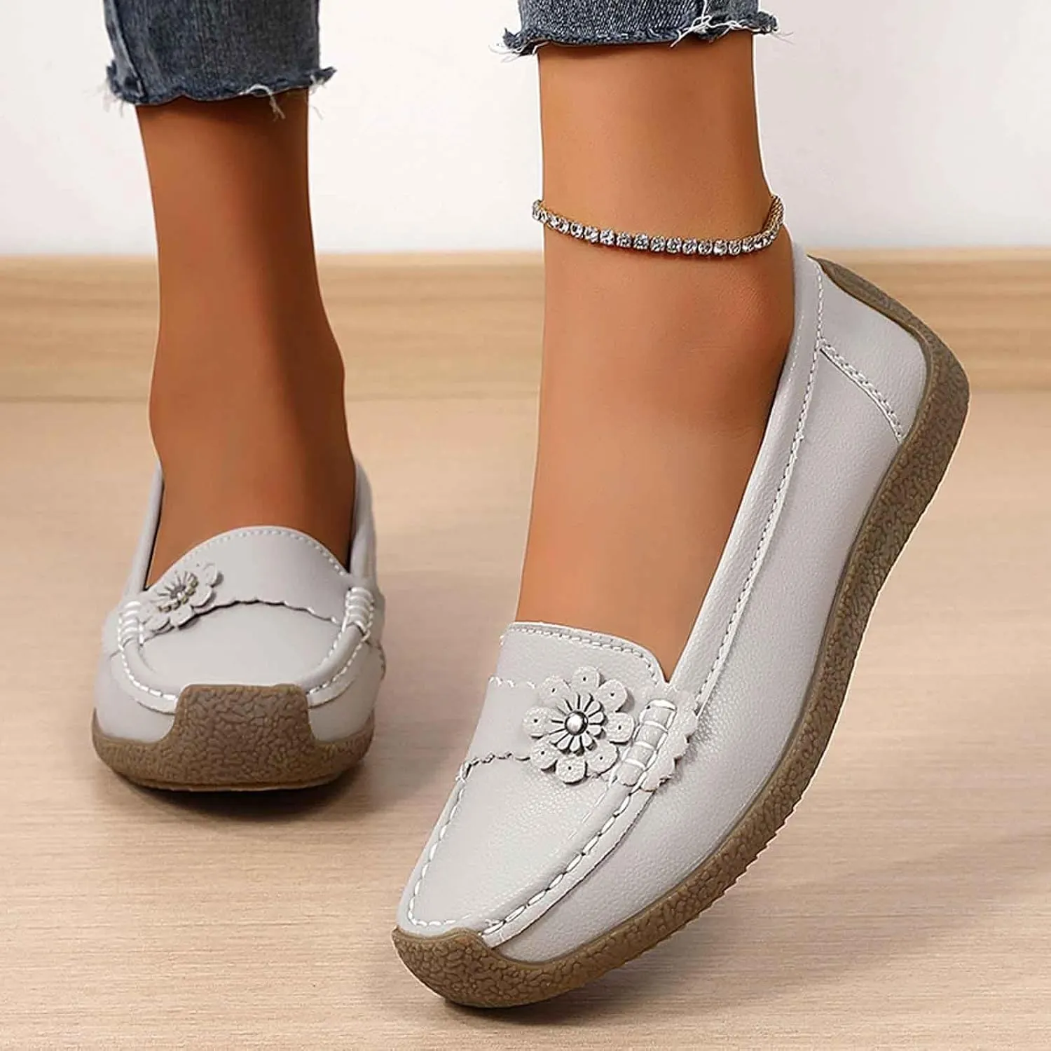 Women's Casual Slip-On Loafers Comfortable Arch Support Flat Sole Everyday Walking Shoes for Women Lightweight Breathable
