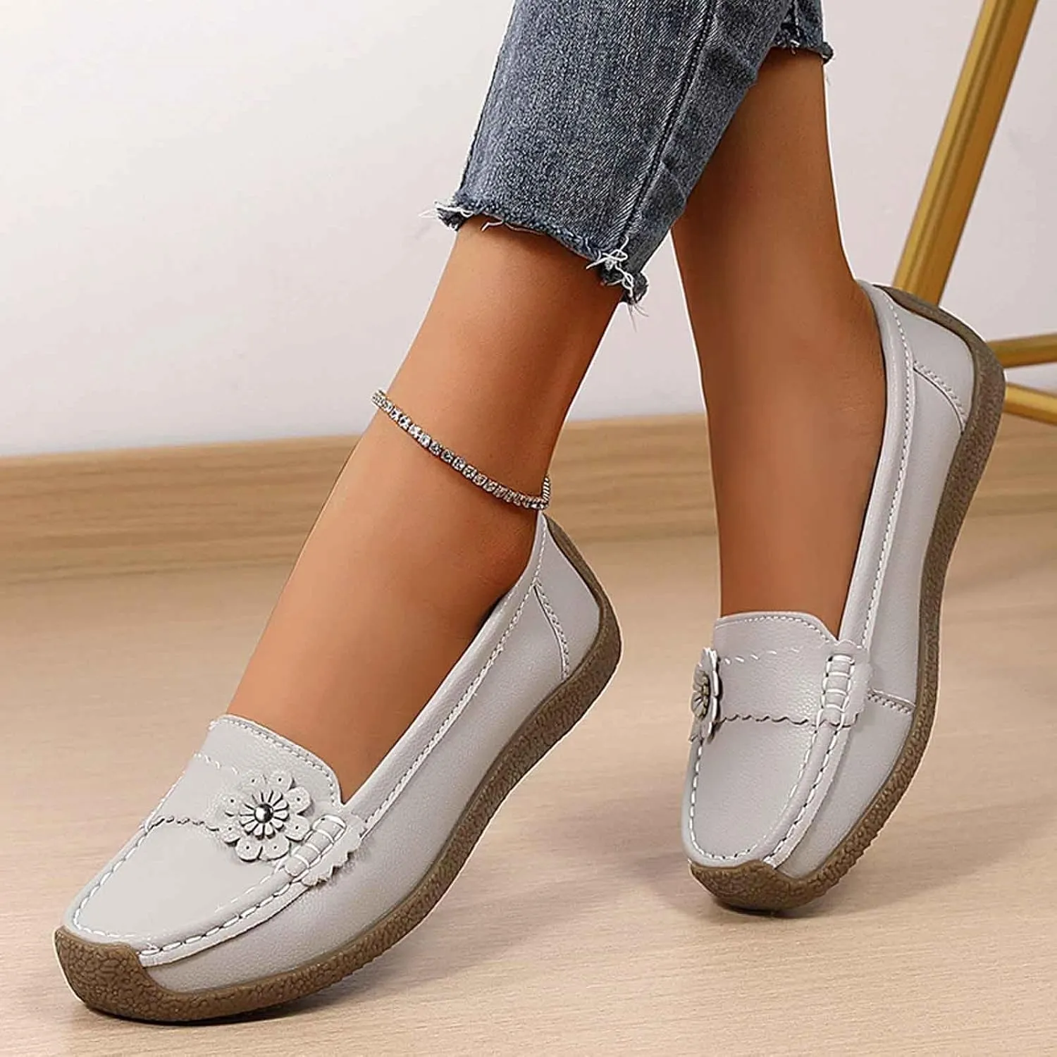 Women's Casual Slip-On Loafers Comfortable Arch Support Flat Sole Everyday Walking Shoes for Women Lightweight Breathable